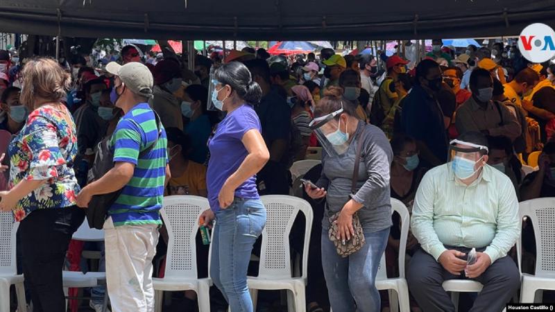 OPS insta a centrarse en vacunación ante posible repunte de COVID-19 en las Américas repunte de COVID-19 en las Américas