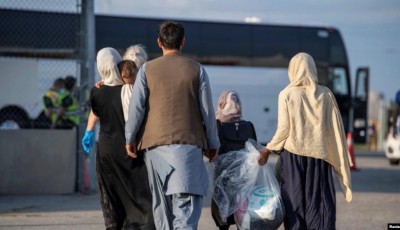 Refugiados afganos llegan a Canadá