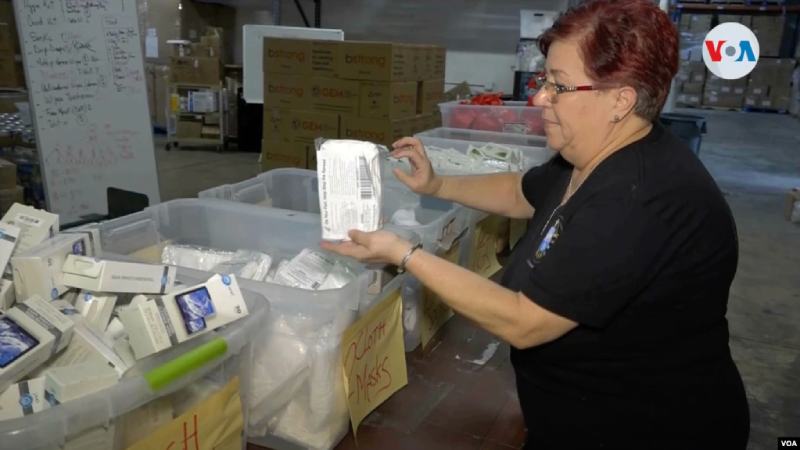 Latinos recolectan insumos en Estados Unidos para enviar a los afectados por la guerra en Ucrania Latinos recolectan insumos en Estados Unidos