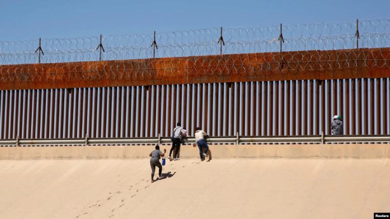 Biden cumplirá con orden para mantener restricciones fronterizas por COVID-19 restricciones fronterizas por COVID-19