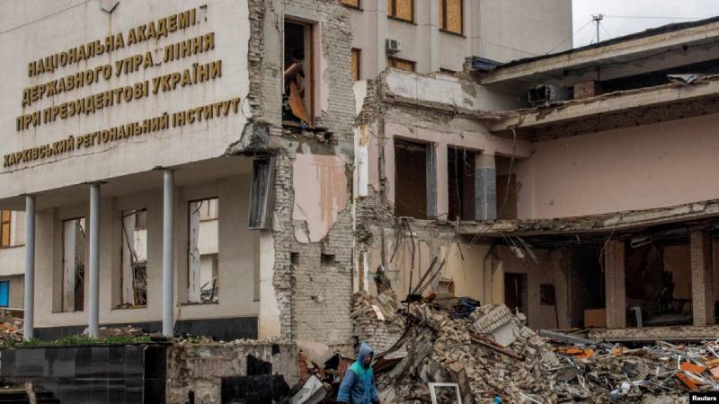 Zelenskyy insta a UE a sancionar bancos rusos y poner fin a importaciones de petróleo sancionar bancos rusos