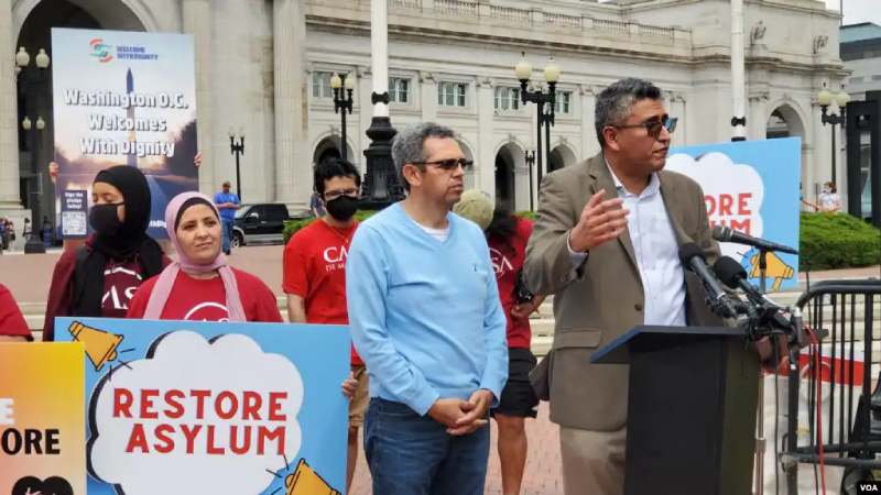 Organizaciones en Washington "listas" para apoyar a los migrantes trasladados desde Texas migrantes trasladados desde Texas