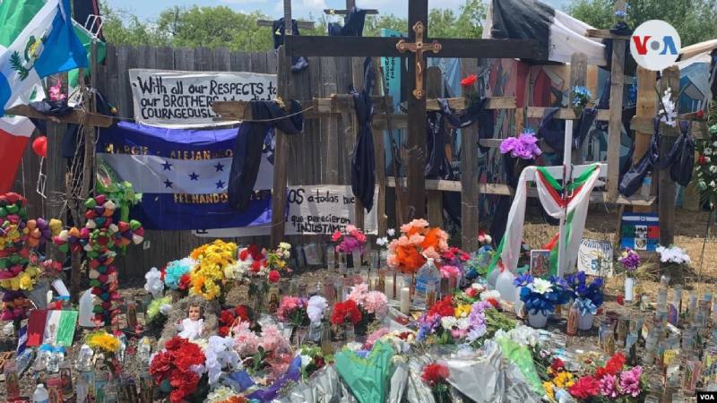 Sus familias lloran a los migrantes que murieron sofocados en un camión migrantes que murieron sofocados en un camión