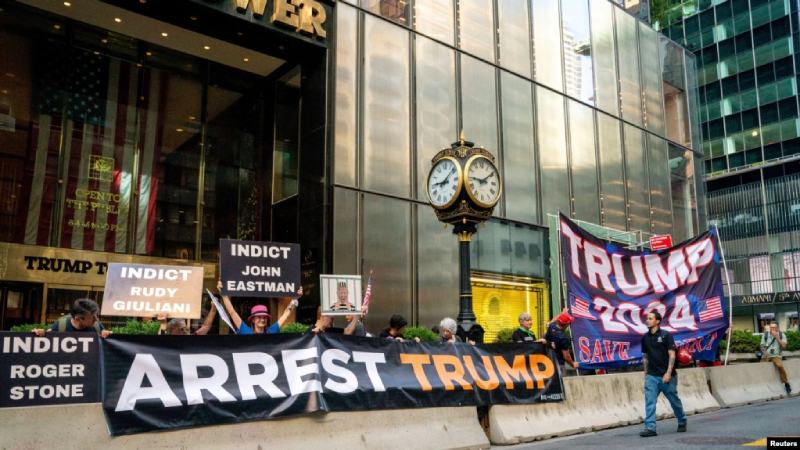 Trump enfrenta importantes investigaciones mientras considera candidatura presidencial para 2024 Trump enfrenta importantes investigaciones