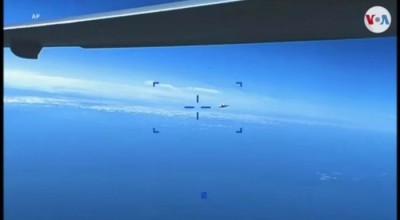 avión ruso arrojando combustible a un dron