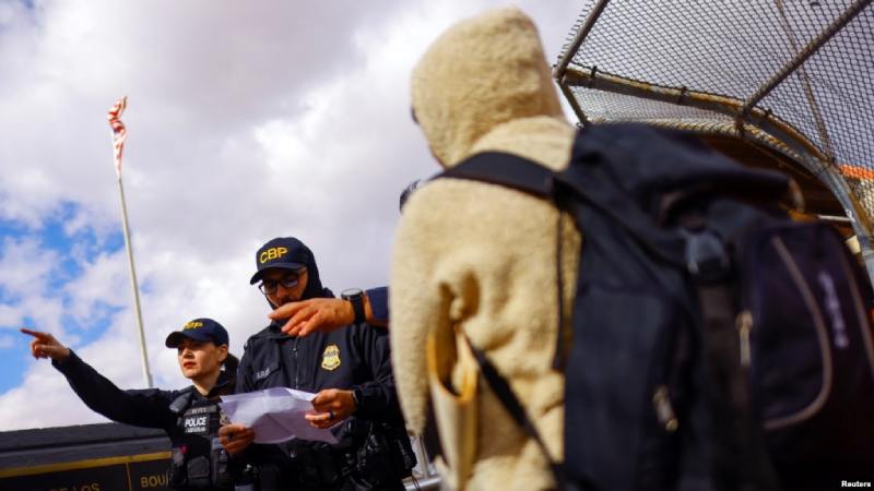 USCIS empieza a evaluar algunos casos de asilo en 72 horas. Hay retos, advierten expertos asilo en 72 horas