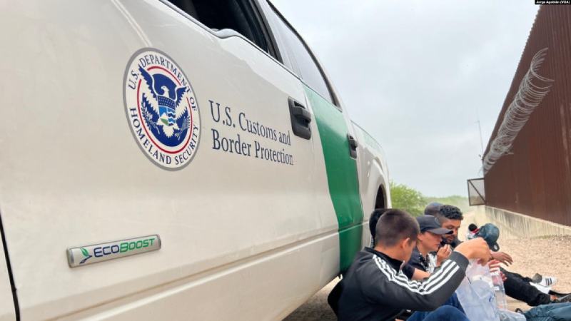 Gobierno de EEUU asegura que una nueva ley fronteriza dará “más herramientas” para frenar olas de migrantes