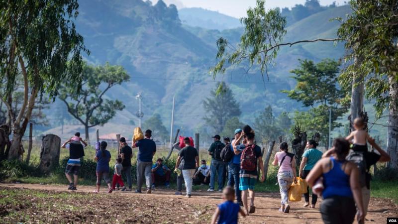 Jalapa, Nicaragua. 10-Mayo-2022. Migrantes cruzan la frontera de Nicaragua y Honduras. Oscar Navarrete/ LA PRENSA.