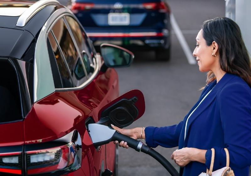 Volkswagen, Audi, Porsche y Scout Motors implementarán el Estándar de Carga Norteamericano en futuros vehículos eléctricos Volkswagen, Audi, Porsche y Scout Motors