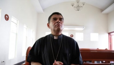 Ortega excarcela al obispo nicaragüense Rolando Álvarez