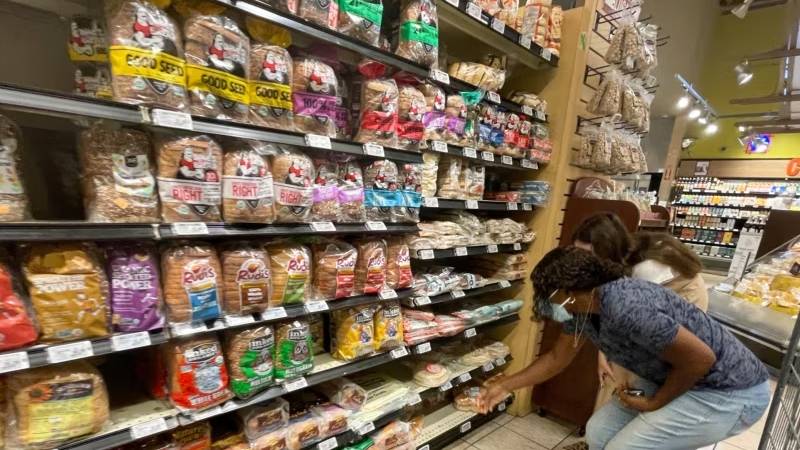 Precios al consumidor en EEUU suben más de lo previsto en diciembre