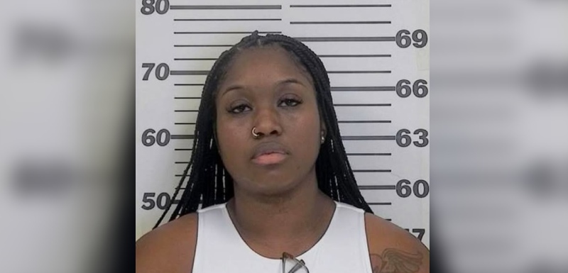 Mujer de Kansas City asegura que fue detenida injustamente en aeropuerto Mujer de Kansas City asegura que fue detenida injustamente en aeropuerto