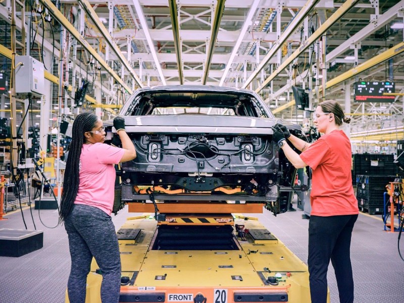 Ford ha comenzado a planificar un sistema híbrido enchufable
