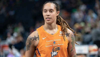 Estrella de baloncesto femenino detenida injustamente en Rusia
