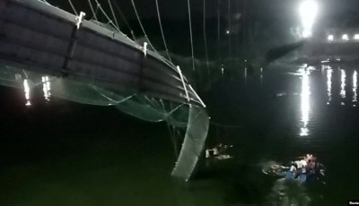 desplome de puente en la India
