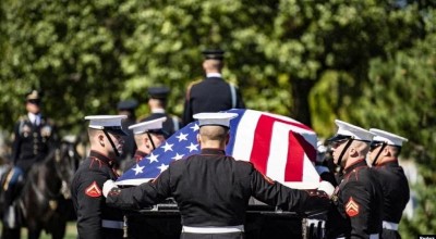 equipo de Trump tuvo un altercado físico con un trabajador de un cementerio