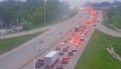 Cierre de carriles en la I-70 tras accidente de tres vehículos